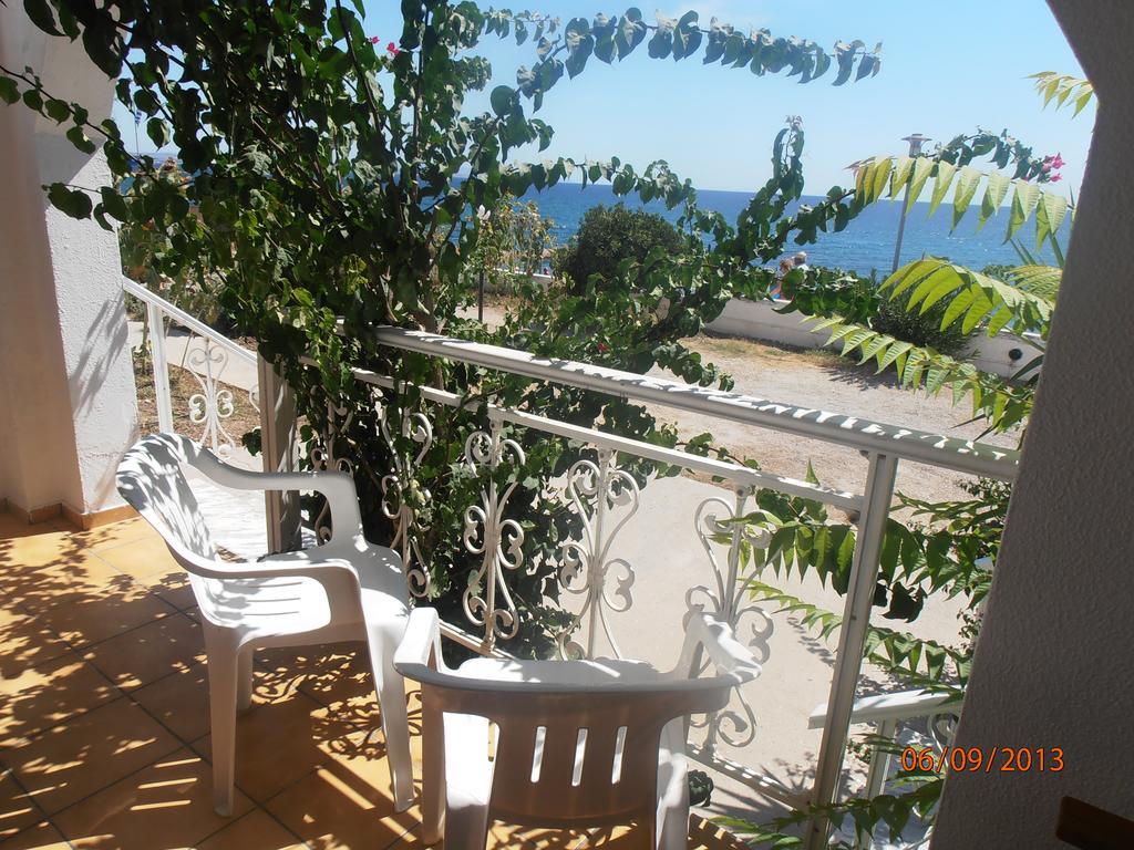 Iro Apartments Paralia Agias Foteinis Exteriér fotografie