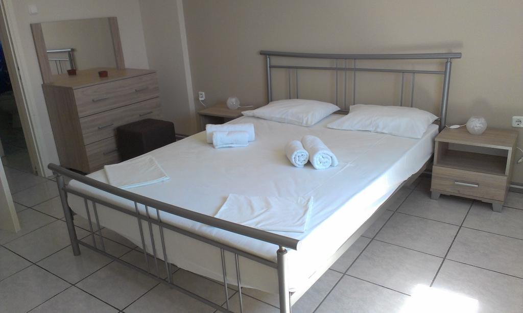 Iro Apartments Paralia Agias Foteinis Pokoj fotografie